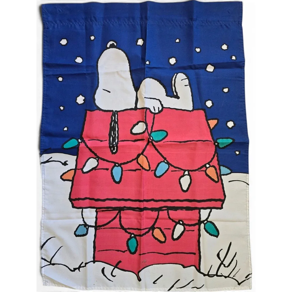 Vintage Peanuts Snoopy Christmas Flag Sleeping on his Red Dog house Lights Snow